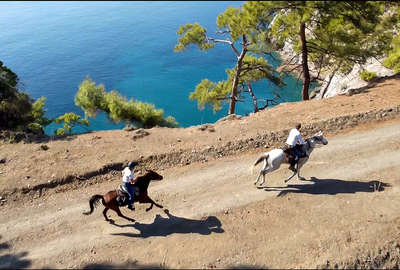 Au galop sur les pistes de bord de mer