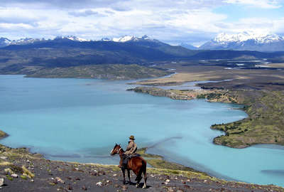 Cheval et paysage en Patagonie Chili