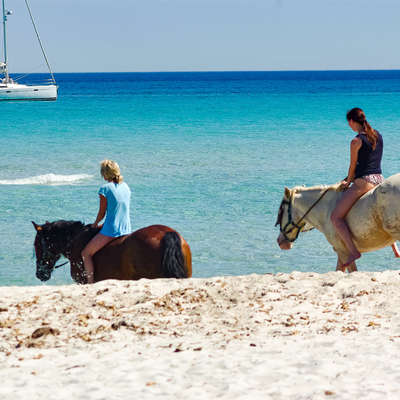 Cavaliers sur les plages corses