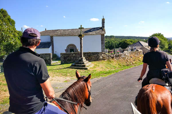 A cheval sur le chemin de St Jacques de Compostelle