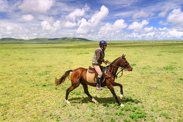 Cavalière en Tanzanie