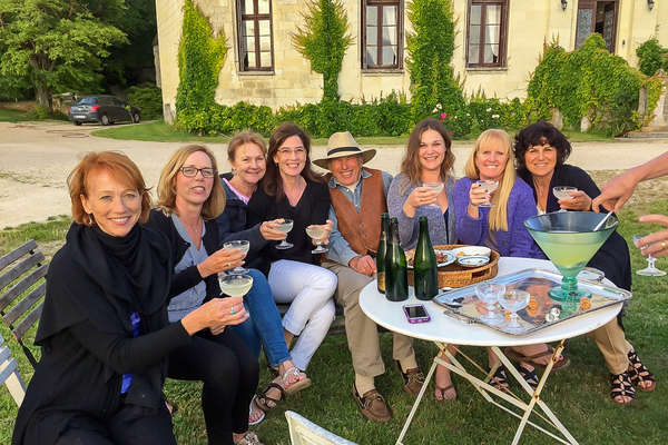 cavaliers à l'apéritif au chateau de ternay