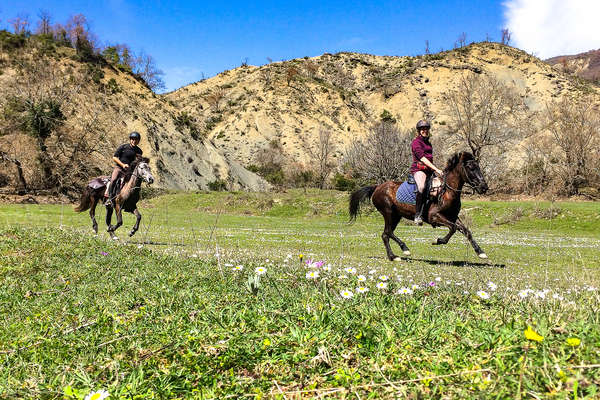 Galop sur les sentiers albanais