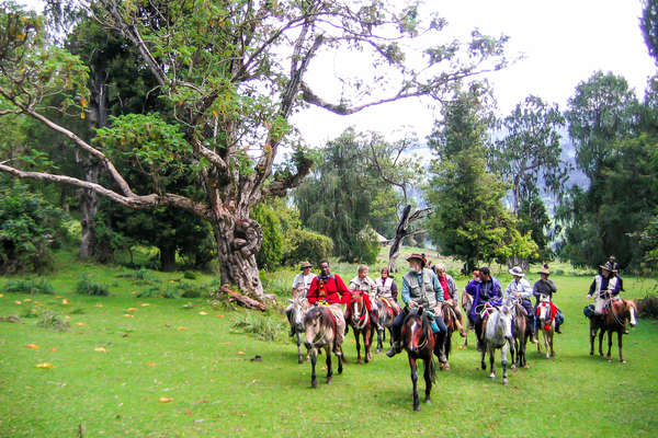 Groupe de cavaliers en Ethiopie