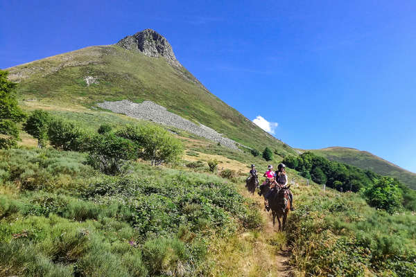 La campagne auvergnate à cheval