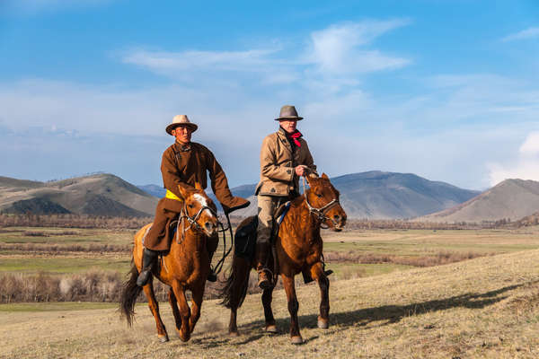 Le Khentii à cheval en Mongolie