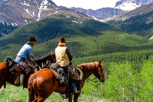 L'ouest canadien à cheval