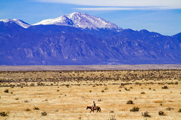 Montagnes du Colorado à cheval