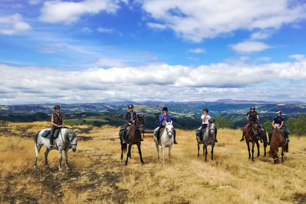 Paysages de l'Auvergne à cheval