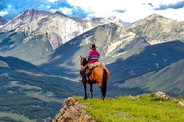 Rando à cheval dans l'ouest du Canada