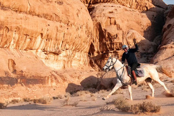 randonnée à cheval dans le désert de Jordanie